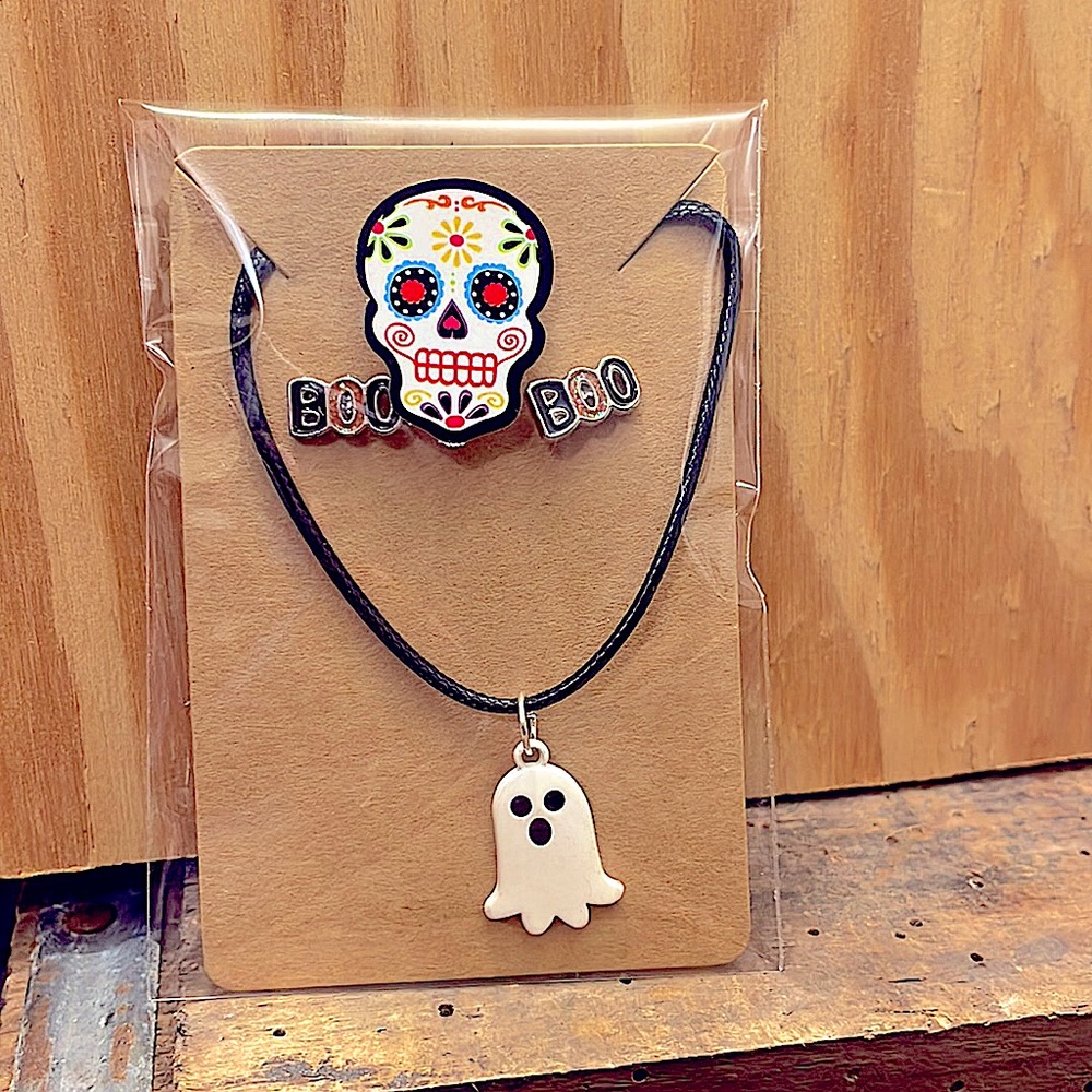 BOGO!! Halloween Necklace & Earrings 👻 SET 🎃 Ghost Alternative
